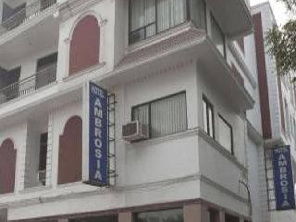 Airport Hotel Ambrosia Neu-Delhi Exterior foto